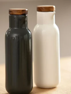 ladelle Aceitera y vinagrera de porcelana y madera Essentials, 2 uds.^ Aceiteras Y Vinagreras|Aceiteras Y Vinagreras