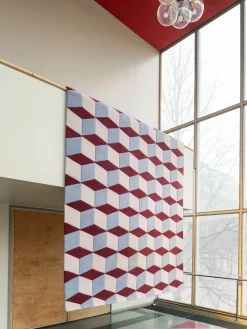 Layered Alfombra artesanal de lana Mulberry Sky