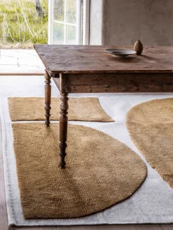 Layered Alfombra artesanal de lana de pelo corto Gotland