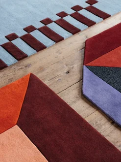 Layered Alfombra artesanal de lana de pelo largo Tekla Frame