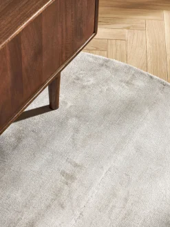 Westwing Collection Alfombra redonda artesanal de viscosa Jane