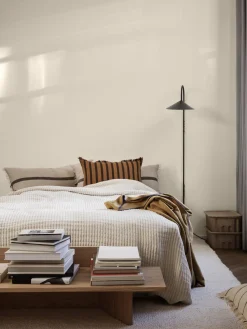 Ferm Living Aplique grande ajustable con enchufe Arum