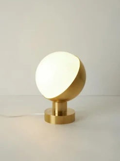 Louis Poulsen Aplique soplado artesanalmente VL Studio, con enchufe