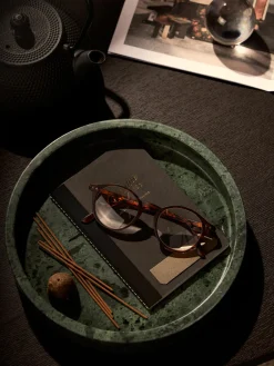 Westwing Collection Bandeja redonda decorativa de mármol Venice^ Jarrones|Bandejas Decorativas