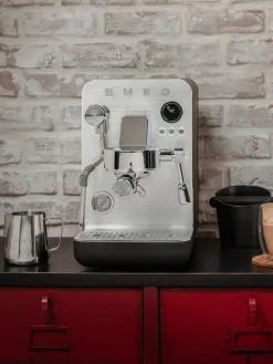 Smeg Cafetera espresso Mini Pro^ Máquinas De Café