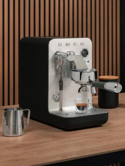 Smeg Cafetera espresso Mini Pro^ Máquinas De Café