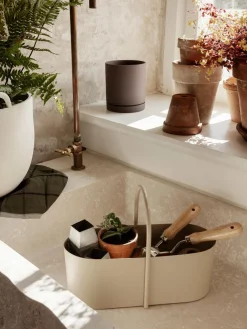 Ferm Living Caja de metal Grib