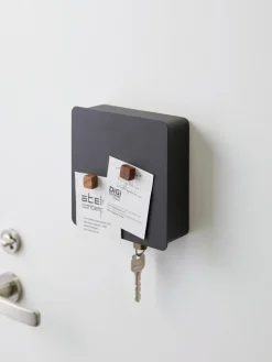 Yamazaki Caja para llaves con parte trasera magnética Rin