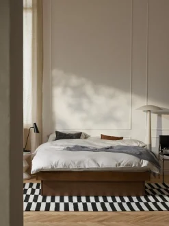 Westwing Collection Cama de madera con cajones Sato