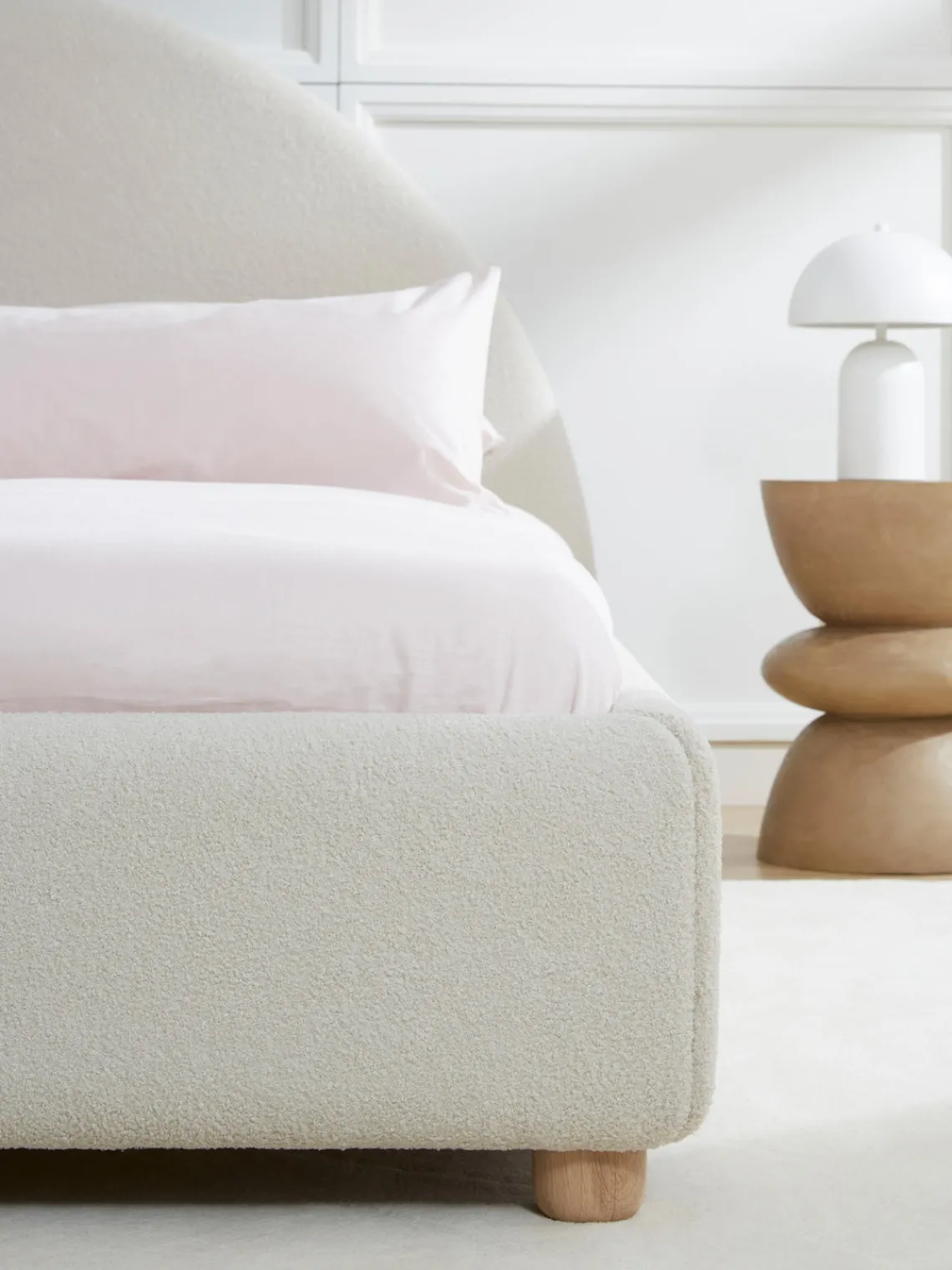 Westwing Collection Cama tapizada en tejido bouclé Ebba