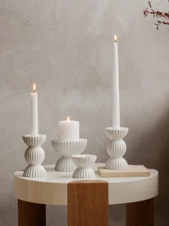 Lyngby Porcelaen Candelabro de porcelana con relieves Tura