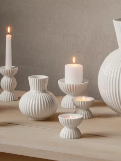 Lyngby Porcelaen Candelabro de porcelana con relieves Tura