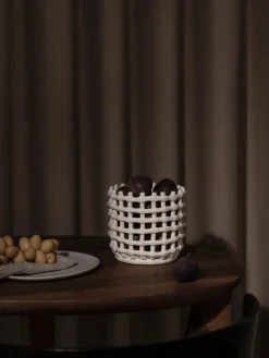 Ferm Living Cesta artesanal de cerámica Nalan, 15 cm