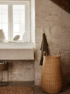 Ferm Living Cesta artesanal de ratán Laundry^ Cestas|Jarrones