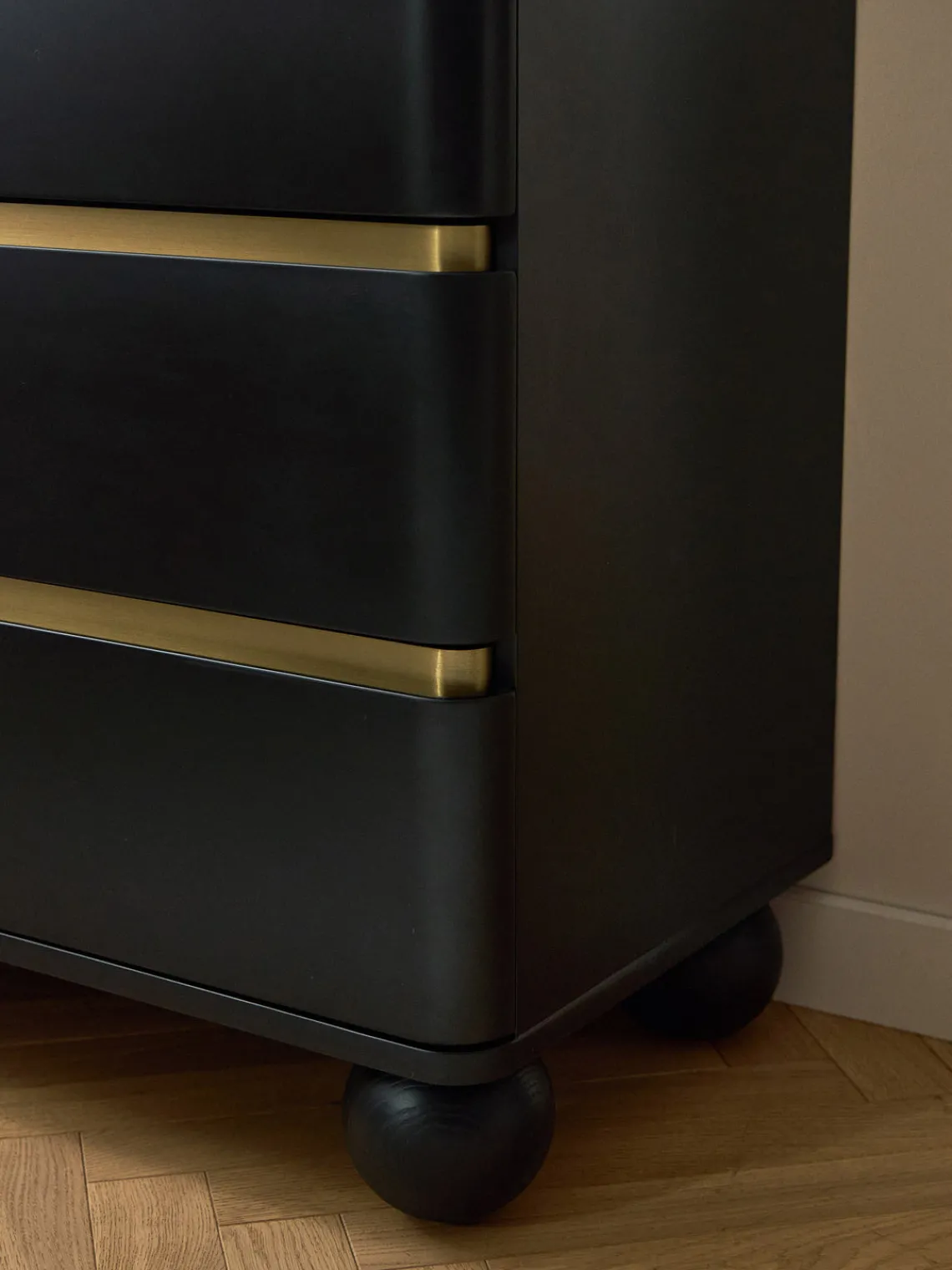 Westwing Collection Cómoda con patas esféricas Bumba^ Cómodas|Cómodas