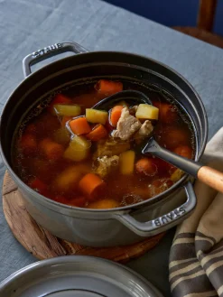 Staub Cocotte redonda de hierro fundido La Cocotte^ Ollas|Ollas