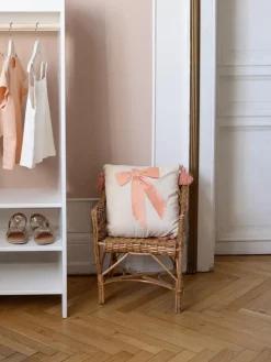 Niños Cam Cam Copenhagen Cojín acogedor de algodón orgánico con borlas Bows