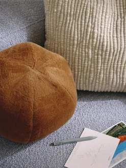 Westwing Collection Cojín decorativo redondo de piel sintética Ginny