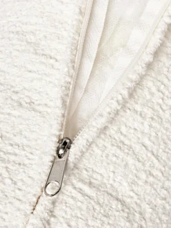 Westwing Collection Cojín rulo de sofá en tejido bouclé Sofia