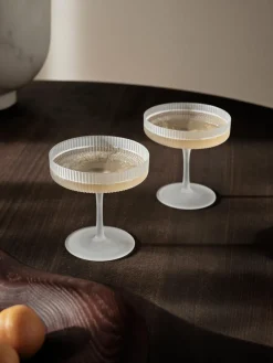 Ferm Living Copas de champán sopladas con relieves Ripple^ Copas De Champagne|Vajillas Completas