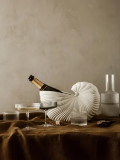 Ferm Living Copas de champán sopladas con relieves Ripple^ Copas De Champagne|Vajillas Completas