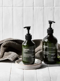 Meraki Crema de manos con Cotton Haze^ Jarrones