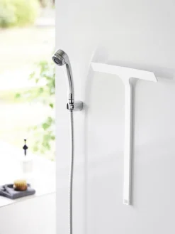 Yamazaki Escobilla de ducha magnética Tower^ Jarrones