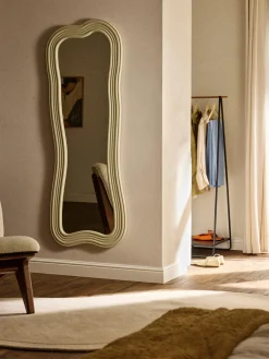 Westwing Collection Espejo de cuerpo entero con marco ondulado Cosimo