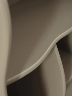 Ferm Living Kids Estantería de madera Slope^Niños Decoración Infantil|Estanterías Infantiles