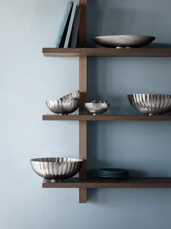 GEORG JENSEN Fuente de acero inoxidable con relieves Bernadotte