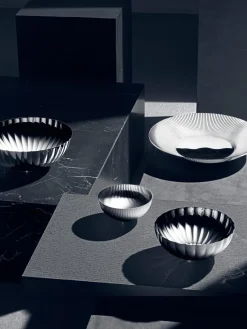 GEORG JENSEN Fuente de acero inoxidable con relieves Bernadotte