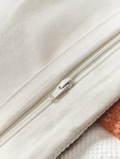 Westwing Collection Funda de cojín artesanal con relieves Malu