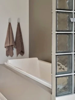 Zone Denmark Gancho de pared Ume^ Toalleros|Jarrones