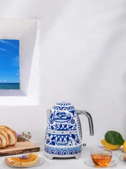 Smeg Hervidor Dolce & Gabbana - Blu Mediterraneo, 1,7 L^ Hervidores Eléctricos