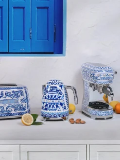 Smeg Hervidor Dolce & Gabbana - Blu Mediterraneo, 1,7 L^ Hervidores Eléctricos