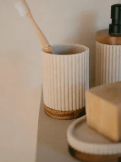 Andrea House Jabonera con madera Laura