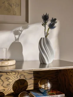 Westwing Collection Jarrón de porcelana impreso en 3D Melody, 18 cm