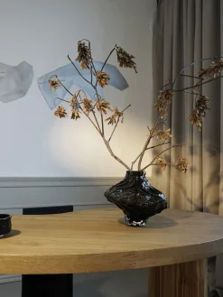 Hein Studio Jarrón de vidrio soplado Canyon, 23 cm