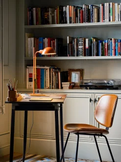 Marset Lámpara de escritorio grande con pantalla ajustable Funiculí