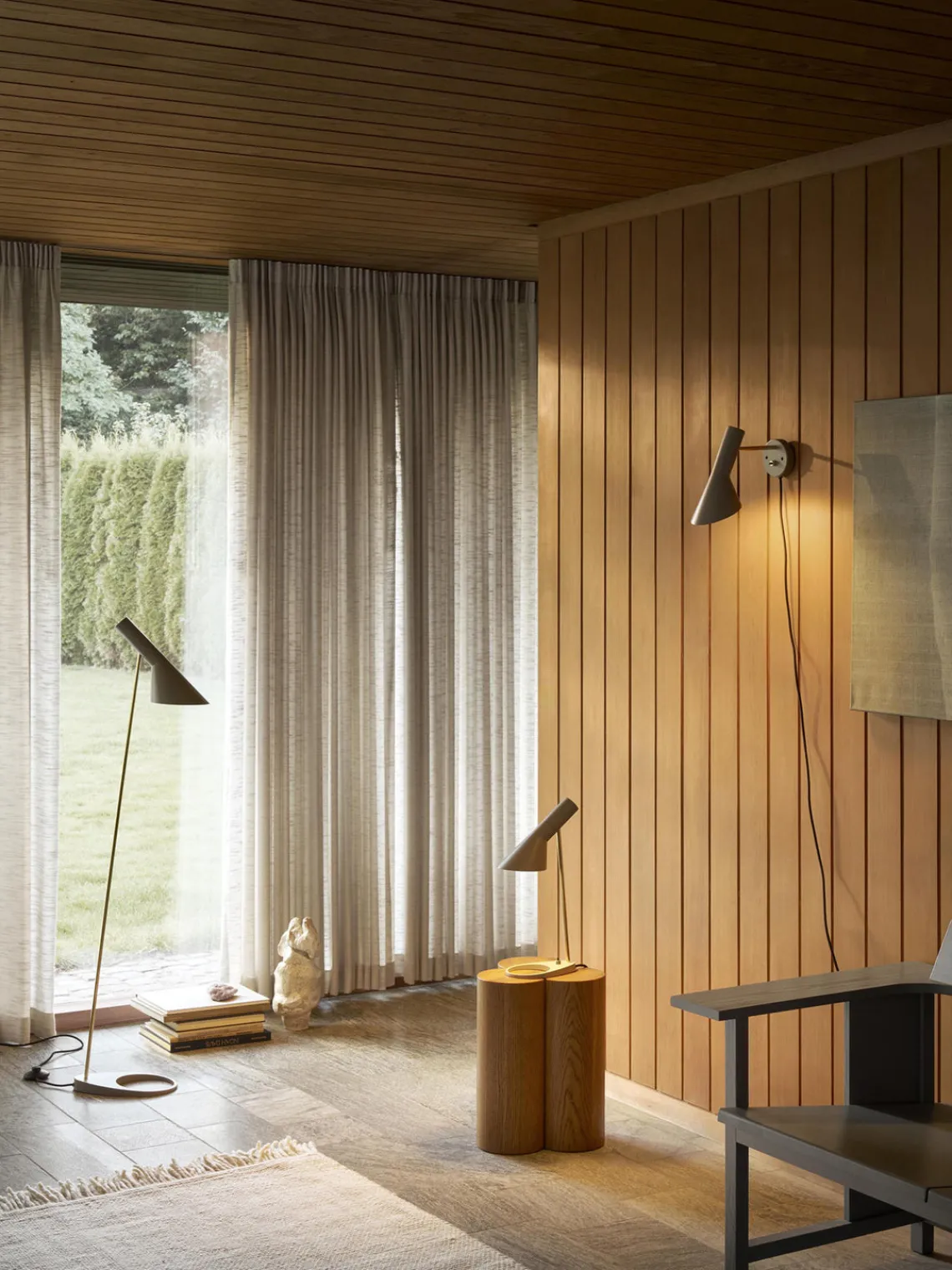 Louis Poulsen Lámpara de mesa AJ