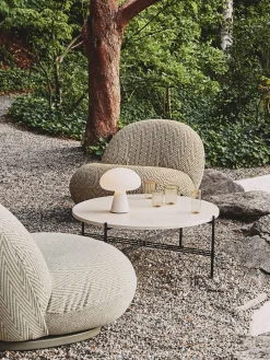 GUBI Lámpara de mesa LED con USB regulable Obello, portátil