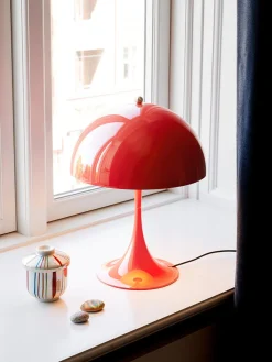 Louis Poulsen Lámpara de mesa LED Panthella 250, diseño Verner Panton