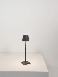 Zafferano Lámpara de mesa LED regulable Poldina, portátil