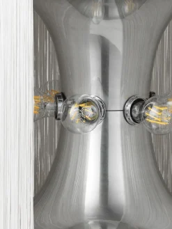 GUBI Lámpara de mesa Model 597