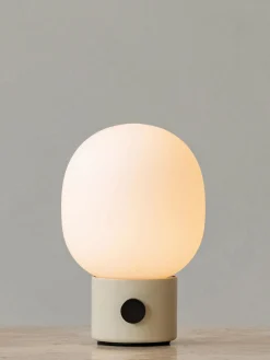 Audo Copenhagen Lámpara de mesa pequeña regulable con puerto USB JWDA^ Lámparas De Mesa|Lámparas De Techo