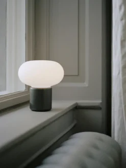 New Works Lámpara de mesa pequeña regulable Karl-Johan, portátil^ Lámparas De Mesa|Lámparas De Techo