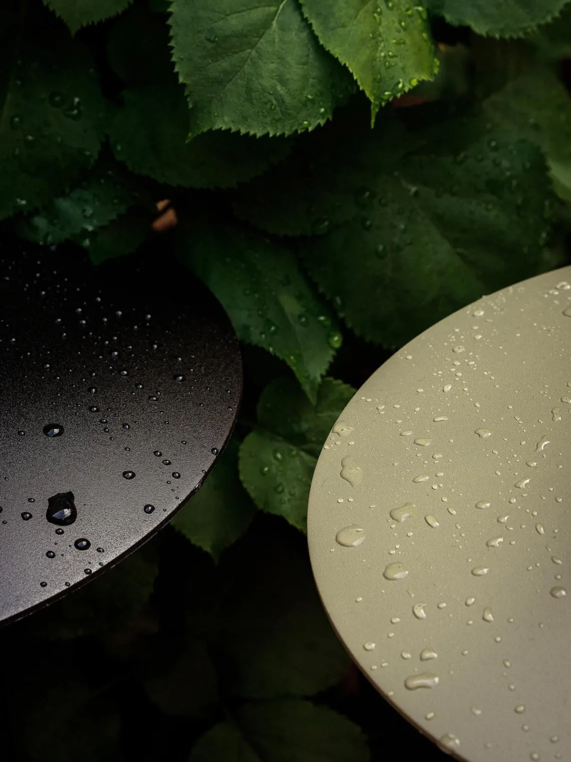 Audo Copenhagen Lámpara de mesa regulable LED Ray, con puerto USB