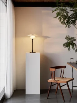 Louis Poulsen Lámpara de pie grande soplada PH 3/2