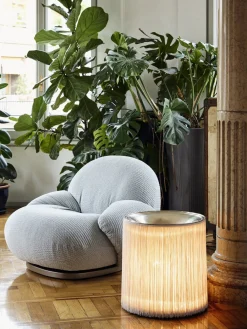 GUBI Lámpara de pie pequeña Model 597