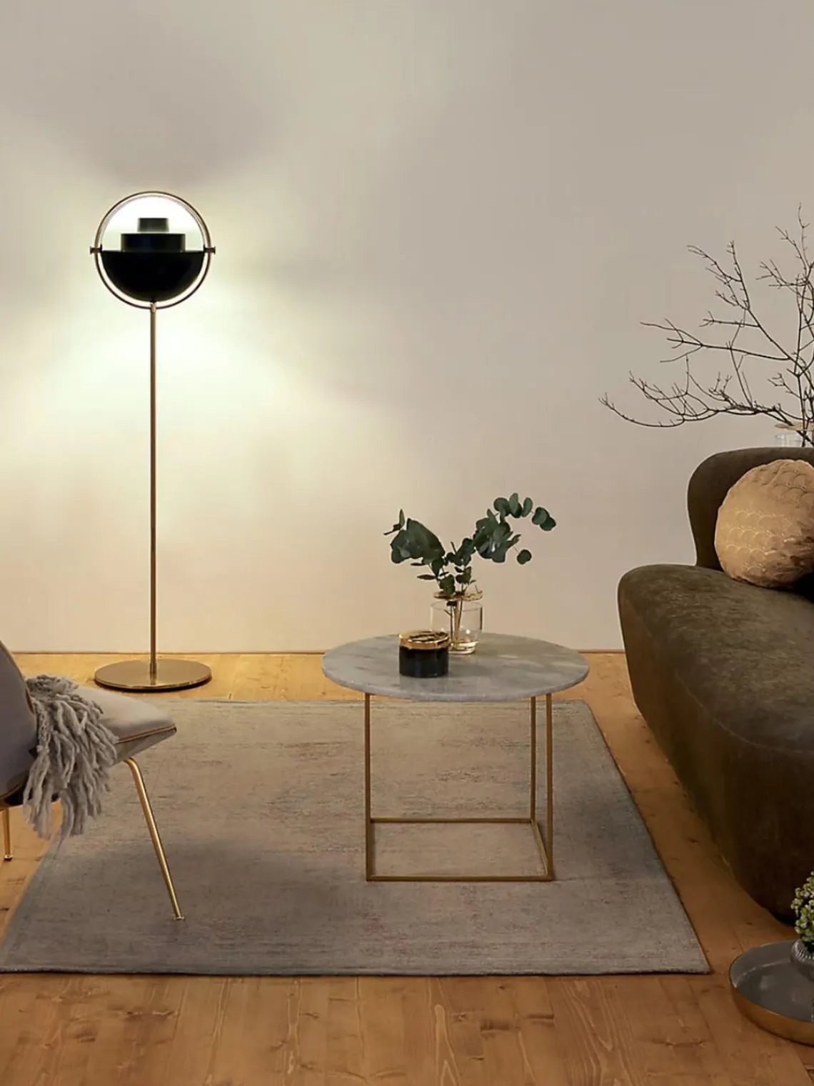 GUBI Lámpara de pie regulable Multi-Lite